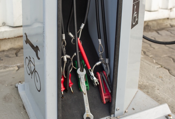 Bike repair station